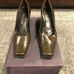PRADA pumps spazzolato tundra